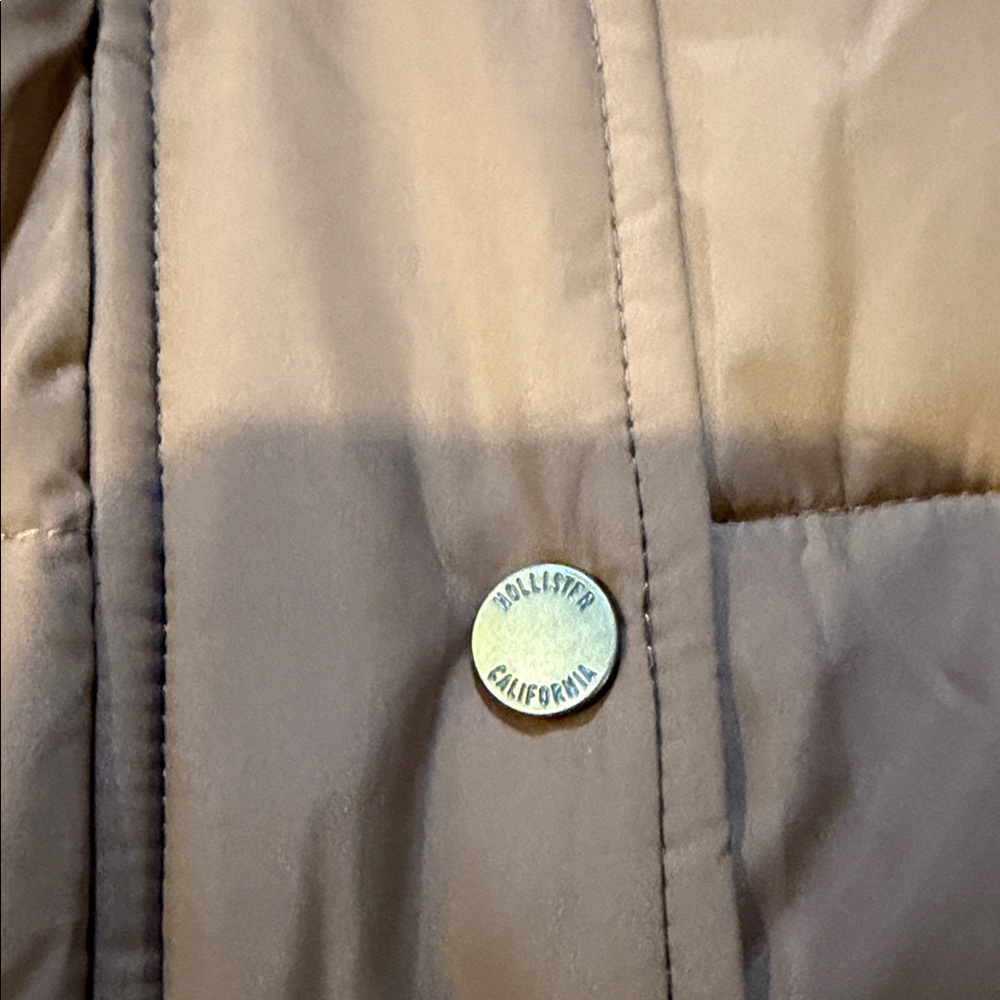 #20. Hollister Long Tan Puffer Coat with Fur Trim. Xxl - Picture 7 of 15